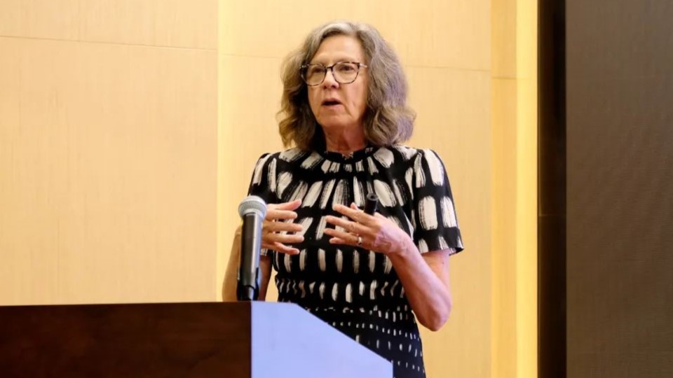 探讨科学出版新景观 ：Science执行主编Valda Vinson博士应邀来访