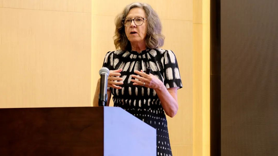 Exploring New Frontiers in Scientific Publishing: Dr. Valda Vinson, Executive Editor of Science, Visits SMART