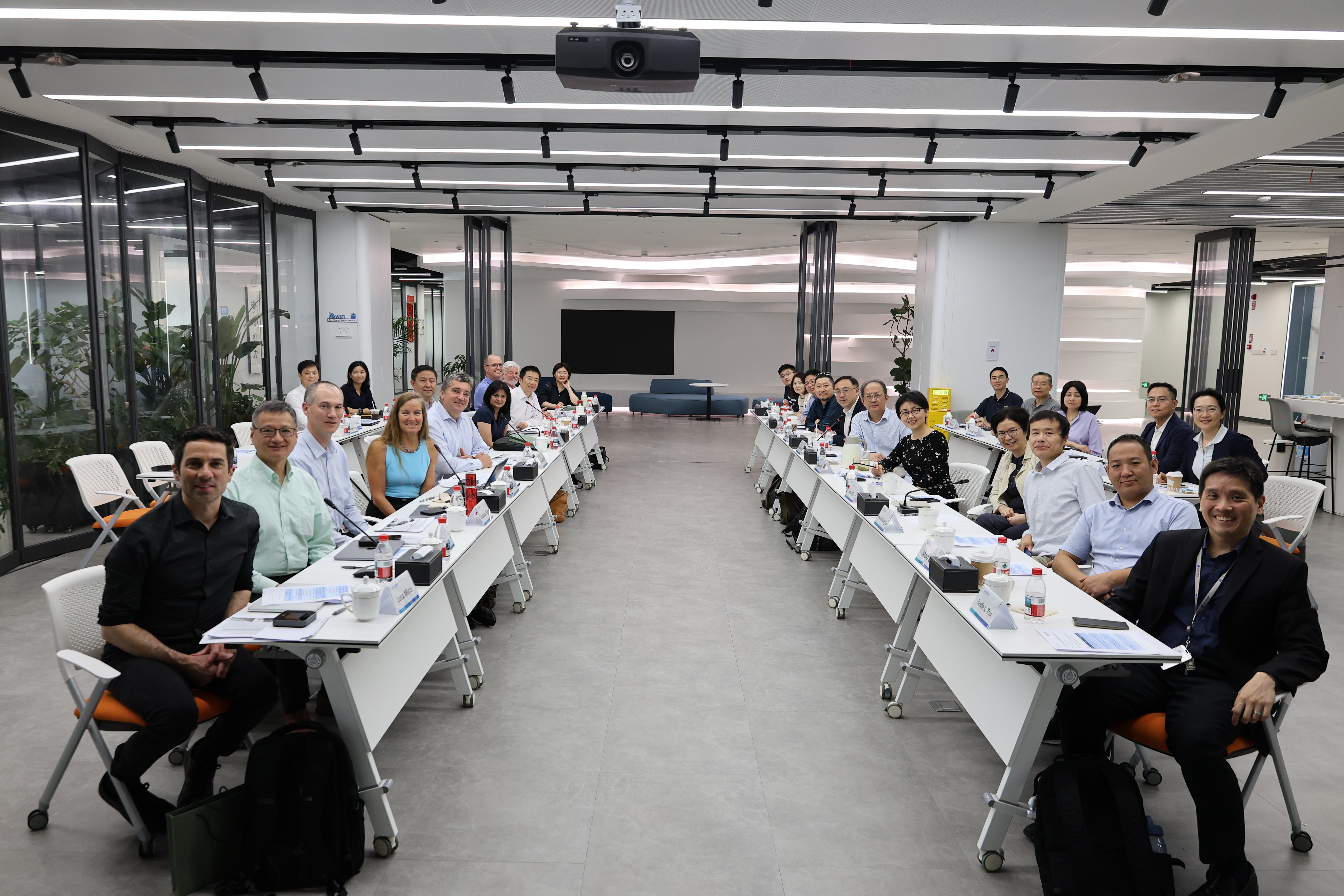 “双向奔赴”共筑医药创新高地——吉利德科学访问深圳医学科学院与深圳湾实验室